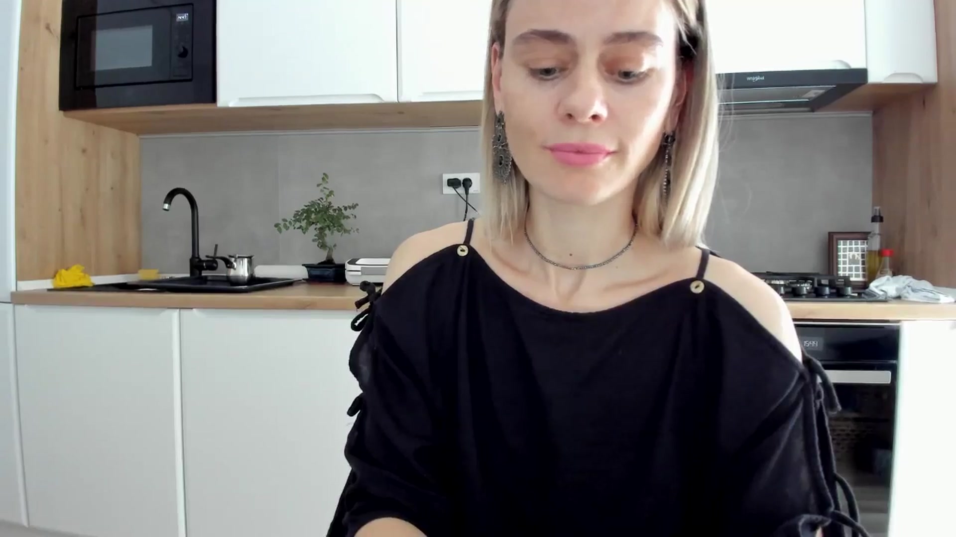 Gallery image thumbnail from DebbyPaige's myfreecams stream on, 06/05/2025, 15:29 image 3 of 20