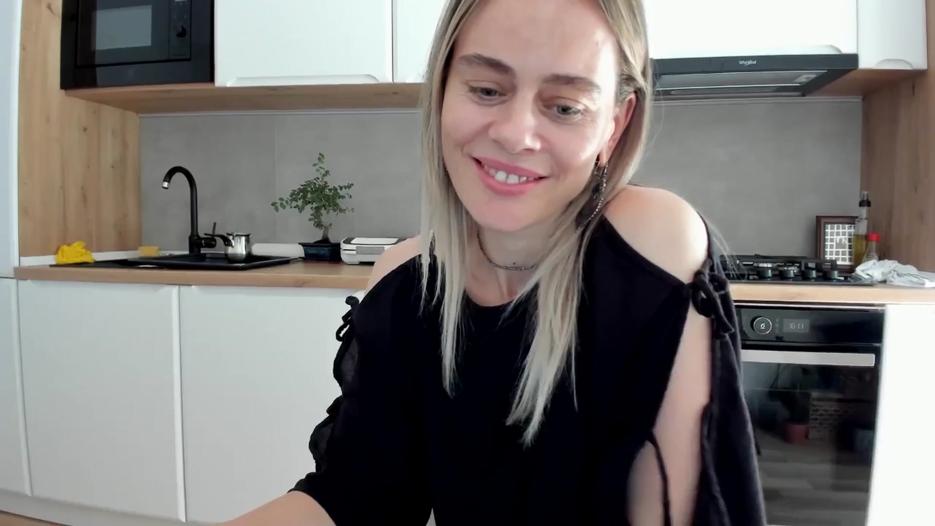 Gallery image thumbnail from DebbyPaige's myfreecams stream on, 06/05/2025, 15:29 image 6 of 20