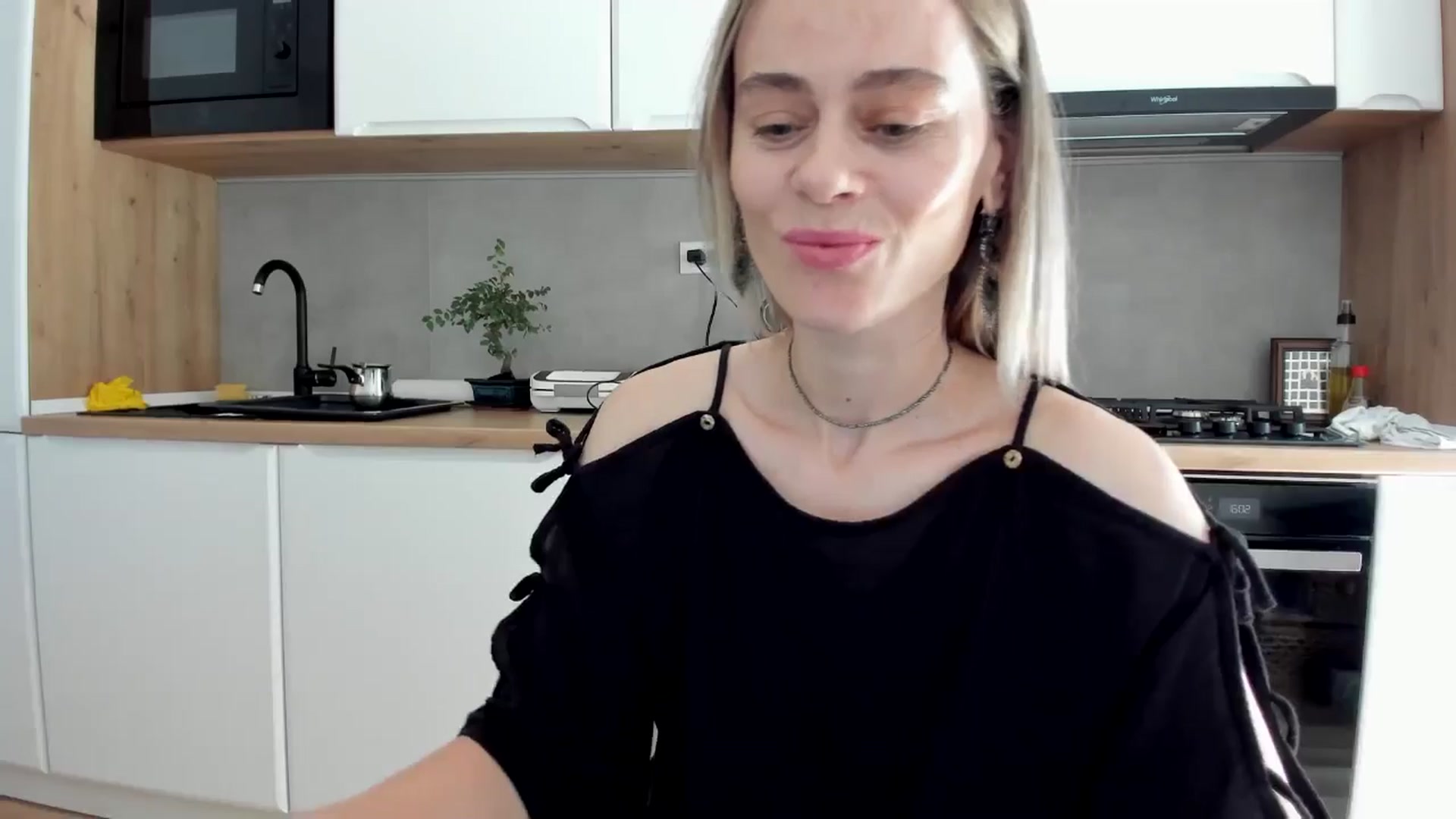 Gallery image thumbnail from DebbyPaige's myfreecams stream on, 06/05/2025, 15:29 image 5 of 20