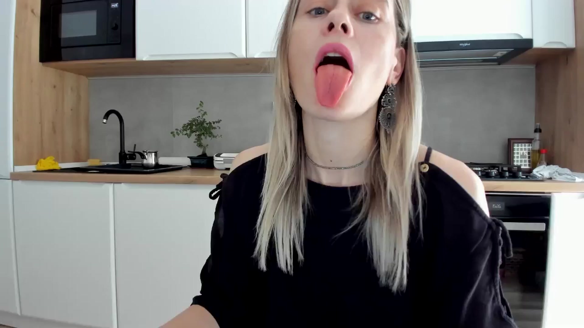 Gallery image thumbnail from DebbyPaige's myfreecams stream on, 06/05/2025, 15:29 image 1 of 20