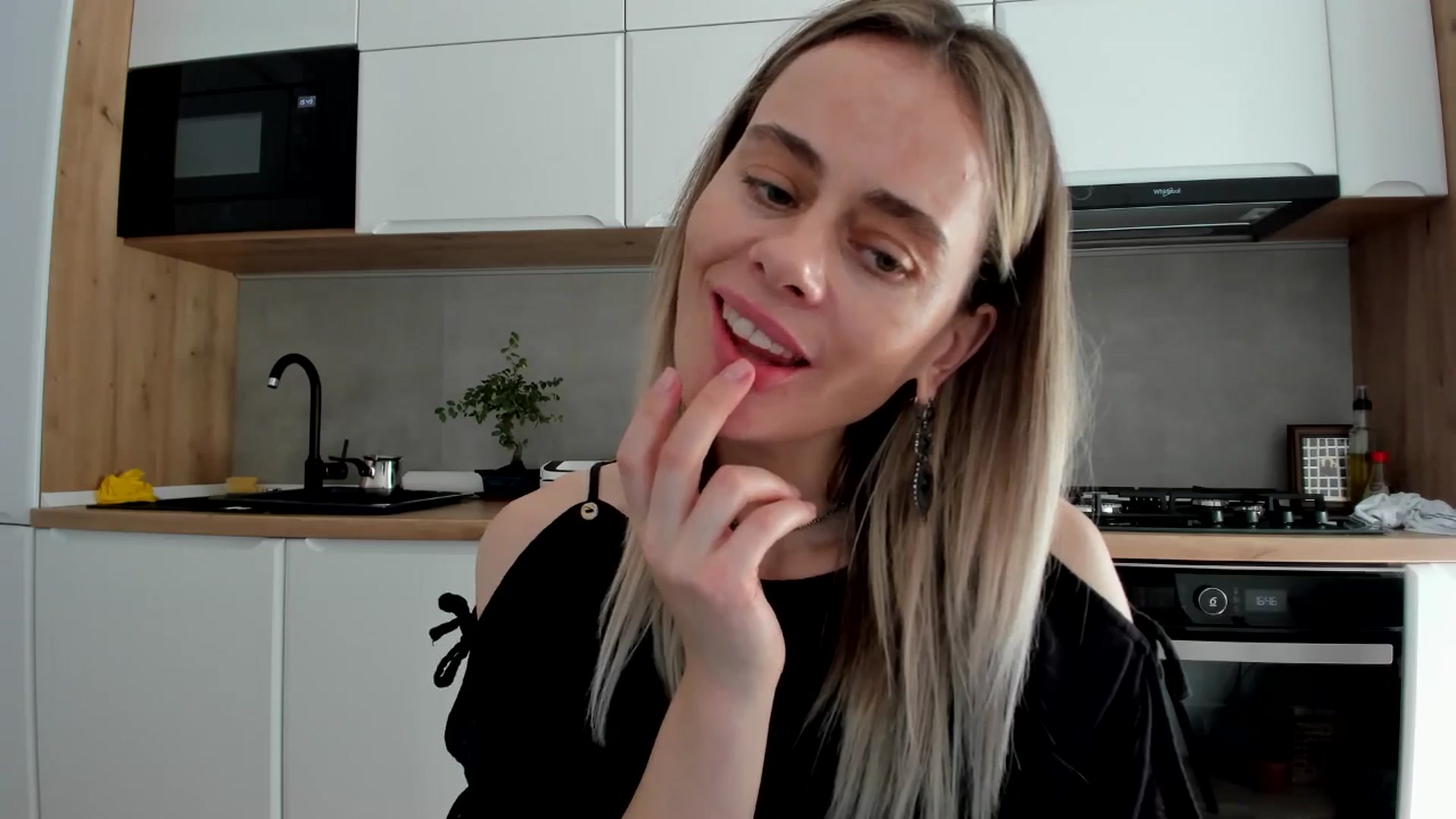 Gallery image thumbnail from DebbyPaige's myfreecams stream on, 06/05/2025, 15:29 image 10 of 20
