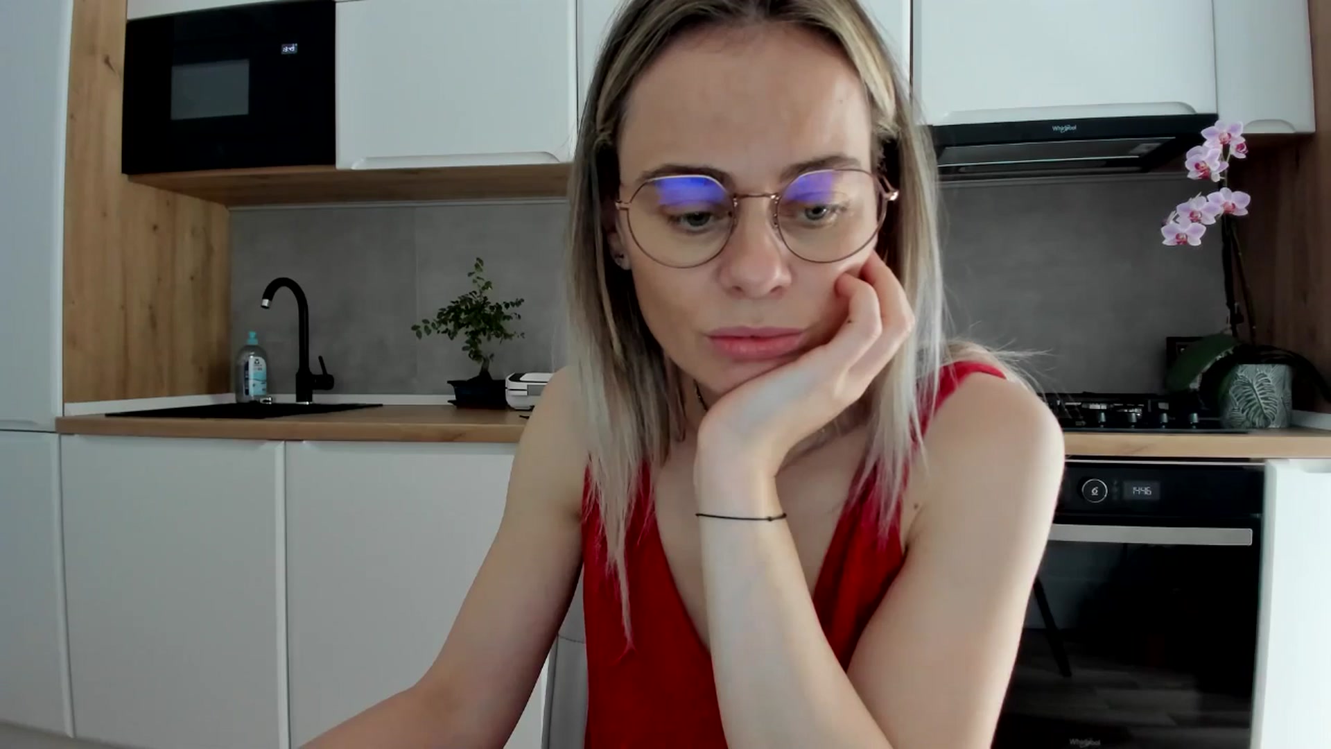 Gallery image thumbnail from DebbyPaige's myfreecams stream on, 06/06/2025, 11:59 image 18 of 20