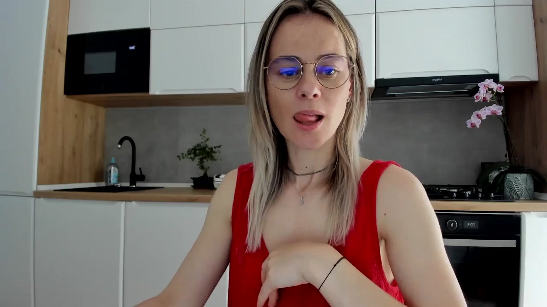 Gallery image thumbnail from DebbyPaige's myfreecams stream on, 06/06/2025, 11:59 image 6 of 20