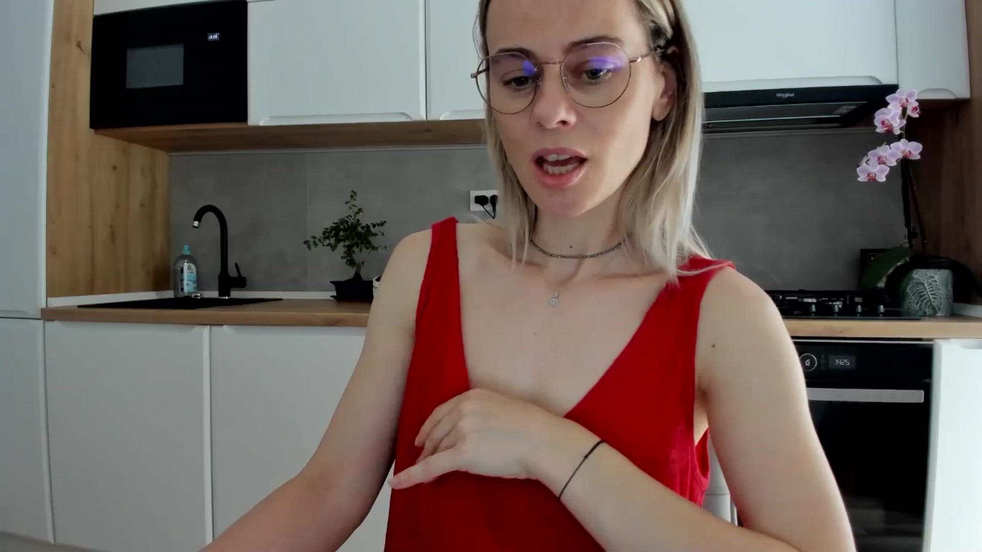 Gallery image thumbnail from DebbyPaige's myfreecams stream on, 06/06/2025, 11:59 image 12 of 20