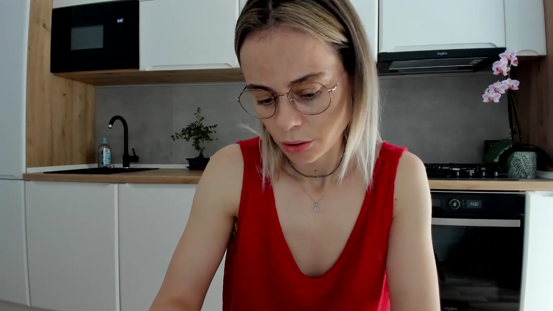 Gallery image thumbnail from DebbyPaige's myfreecams stream on, 06/06/2025, 11:59 image 14 of 20