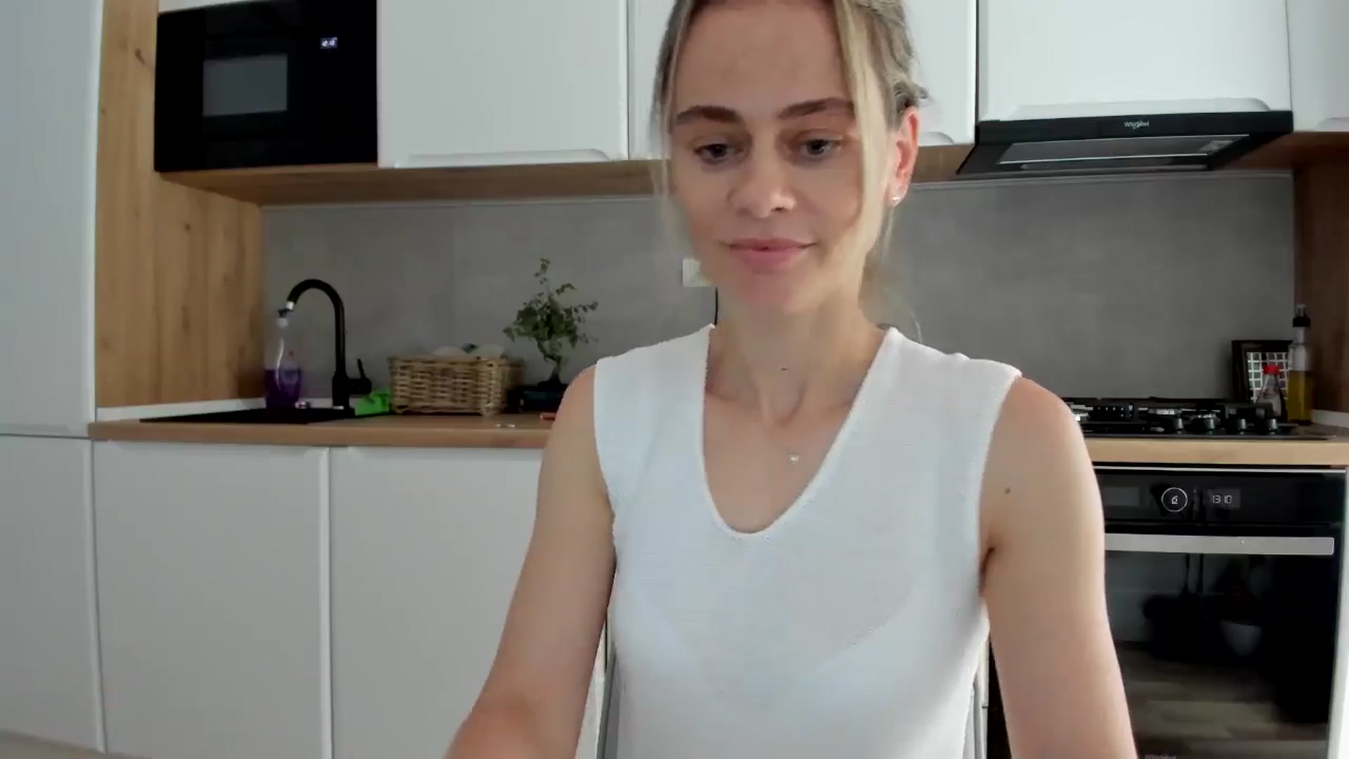 Gallery image thumbnail from DebbyPaige's myfreecams stream on, 06/10/2025, 13:12 image 6 of 20