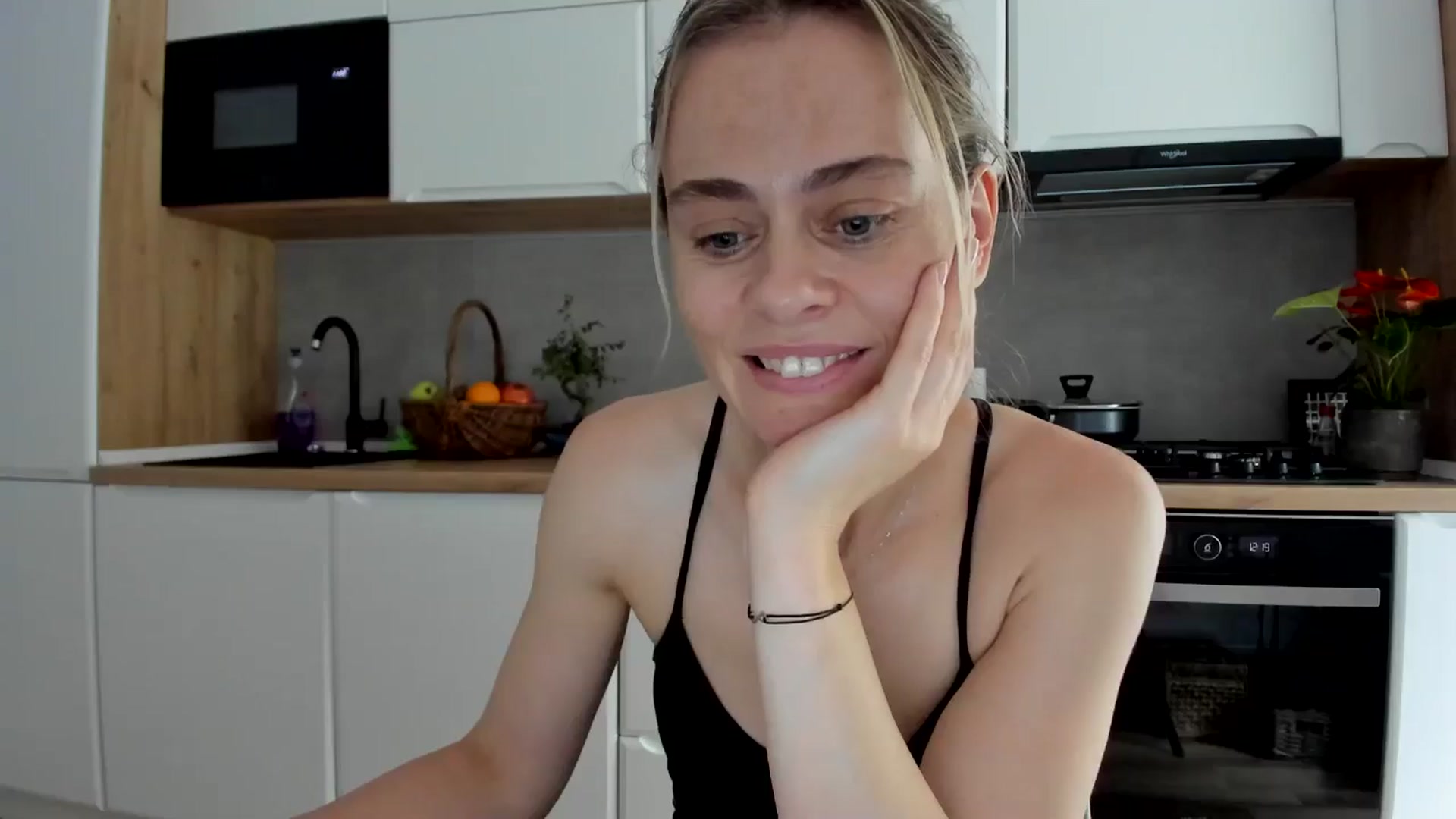 Gallery image thumbnail from DebbyPaige's myfreecams stream on, 06/11/2025, 11:23 image 9 of 20