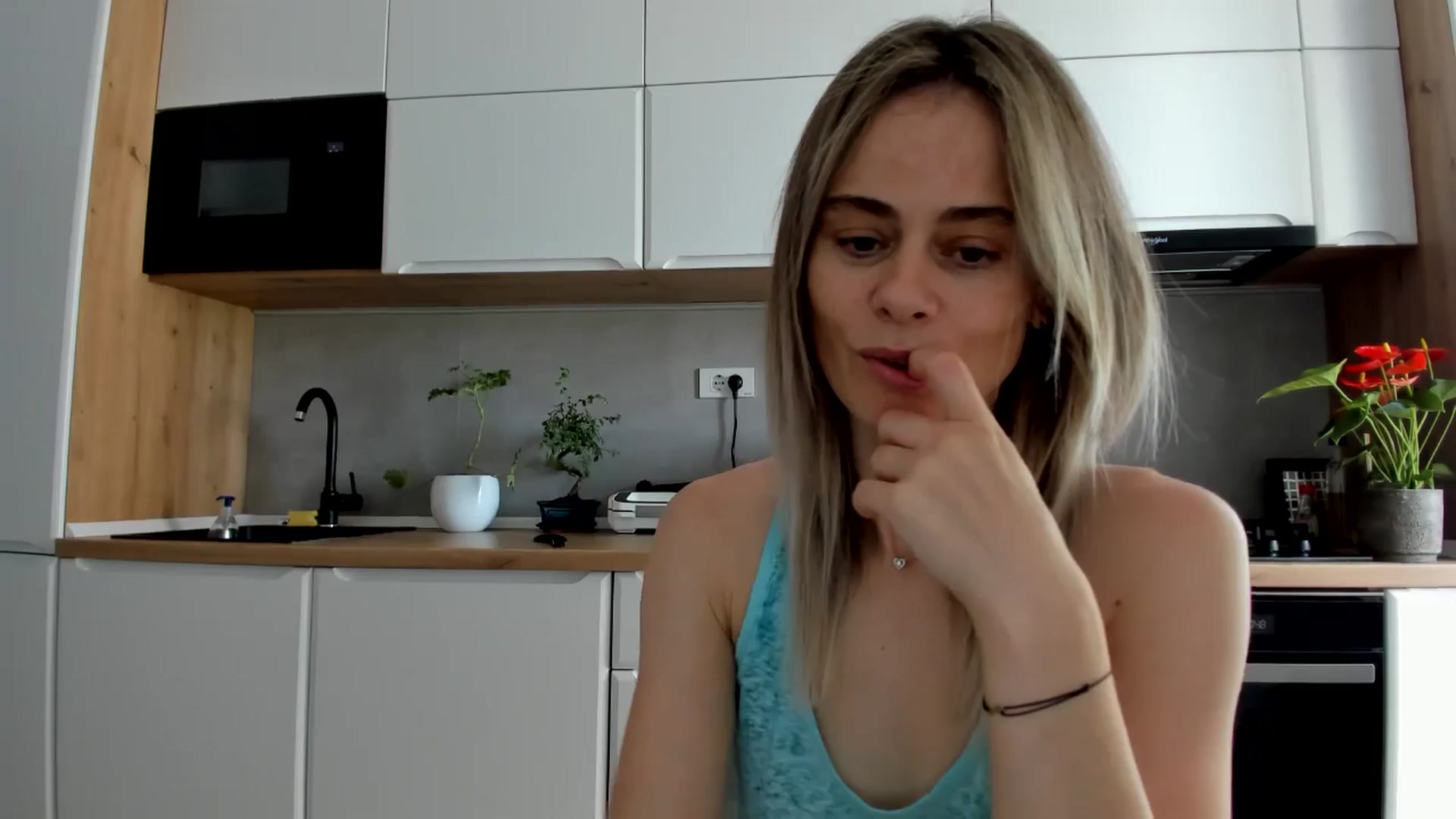 Gallery image thumbnail from DebbyPaige's myfreecams stream on, 06/12/2025, 07:51 image 19 of 20