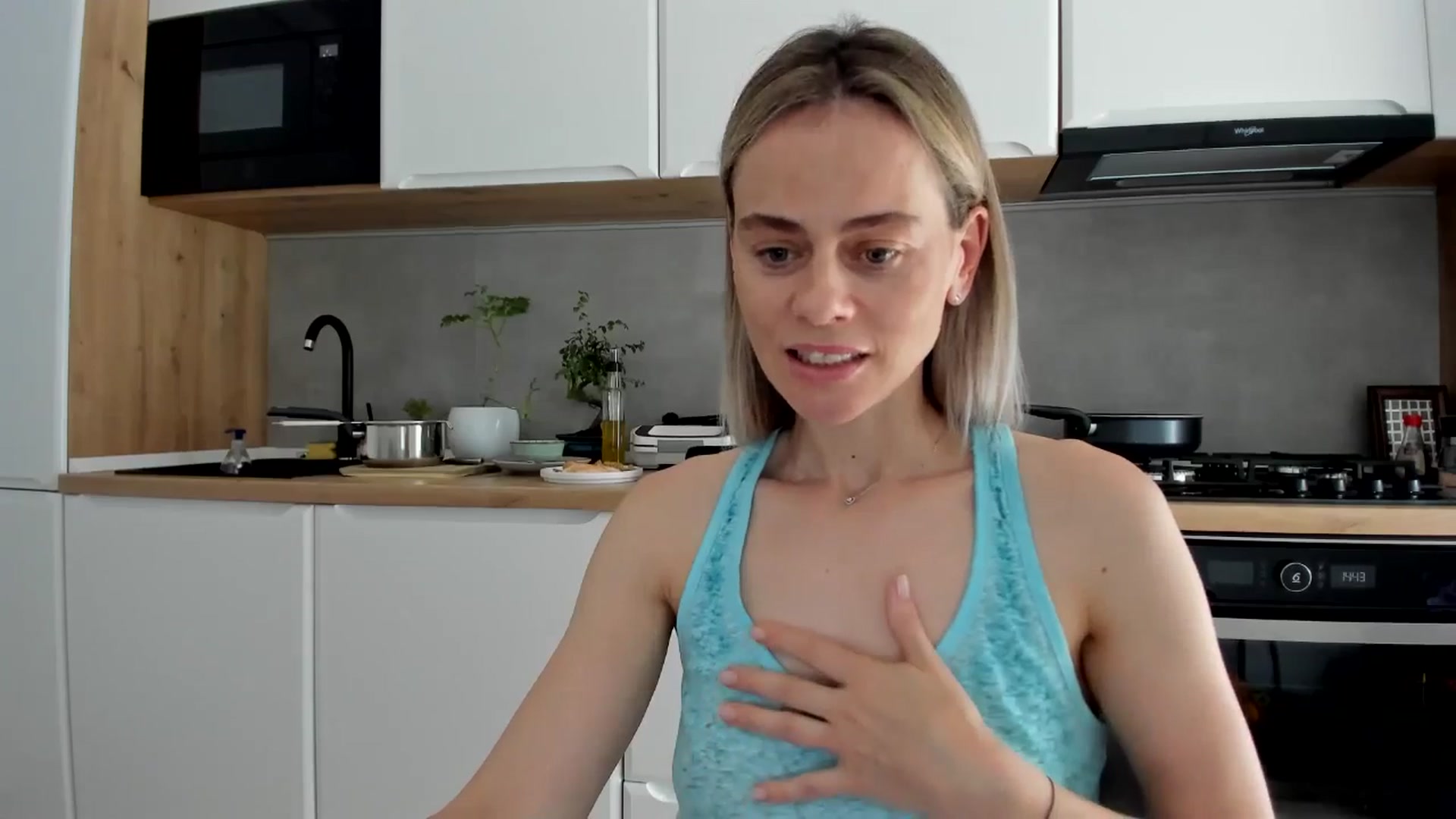Gallery image thumbnail from DebbyPaige's myfreecams stream on, 06/12/2025, 14:09 image 4 of 20