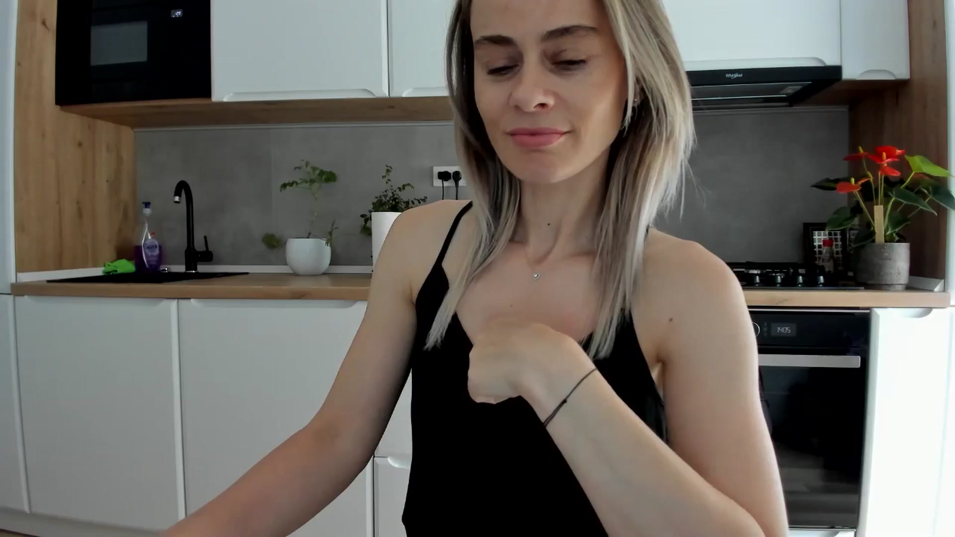 Gallery image thumbnail from DebbyPaige's myfreecams stream on, 06/13/2025, 11:13 image 12 of 20