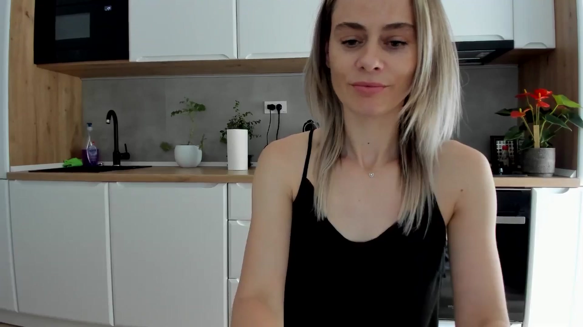 Gallery image thumbnail from DebbyPaige's myfreecams stream on, 06/13/2025, 11:13 image 13 of 20