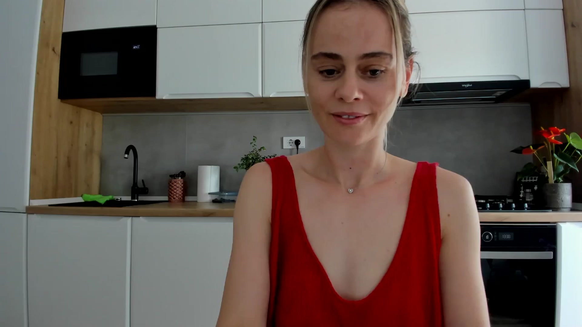 Gallery image thumbnail from DebbyPaige's myfreecams stream on, 06/16/2025, 11:05 image 9 of 20