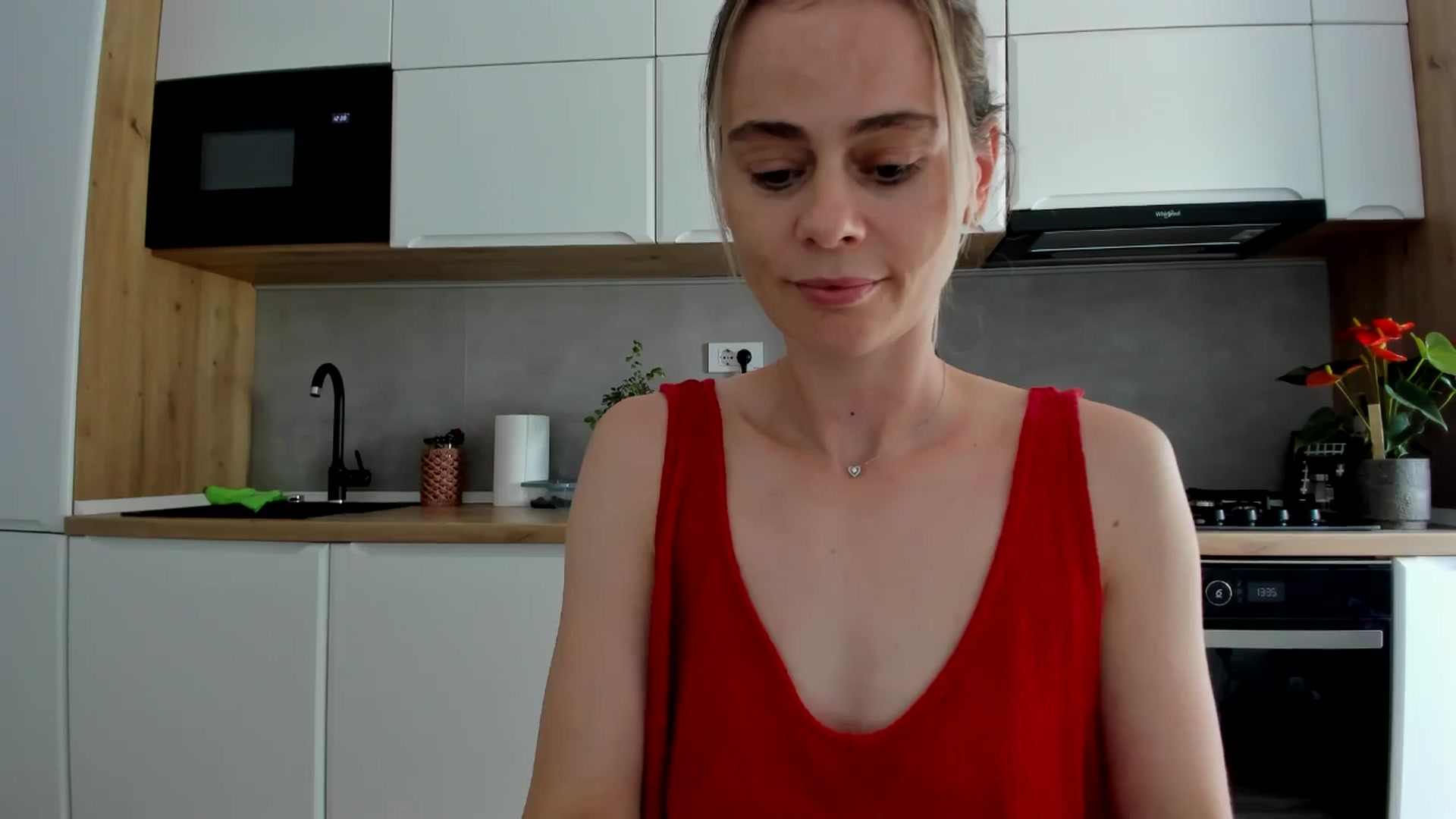 Gallery image thumbnail from DebbyPaige's myfreecams stream on, 06/16/2025, 11:05 image 8 of 20