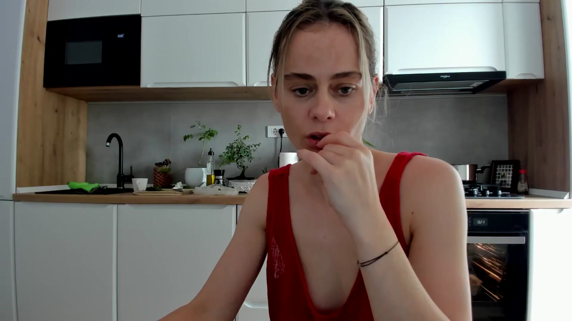 Gallery image thumbnail from DebbyPaige's myfreecams stream on, 06/16/2025, 14:23 image 4 of 20