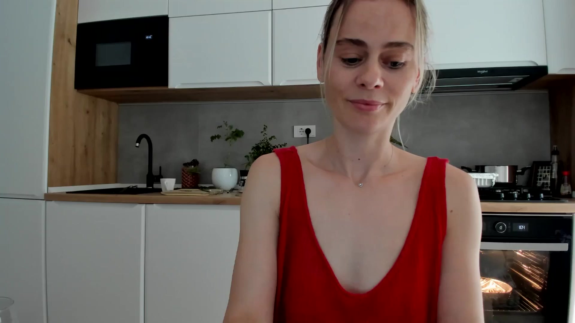 Gallery image thumbnail from DebbyPaige's myfreecams stream on, 06/16/2025, 14:23 image 13 of 20