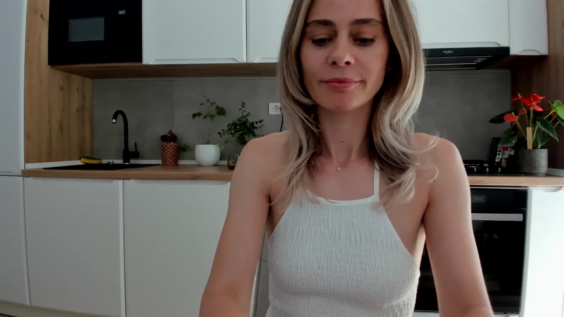 Gallery image thumbnail from DebbyPaige's myfreecams stream on, 06/20/2025, 13:49 image 5 of 20