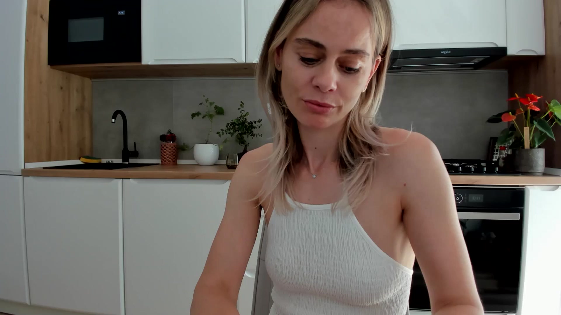 Gallery image thumbnail from DebbyPaige's myfreecams stream on, 06/20/2025, 13:49 image 16 of 20