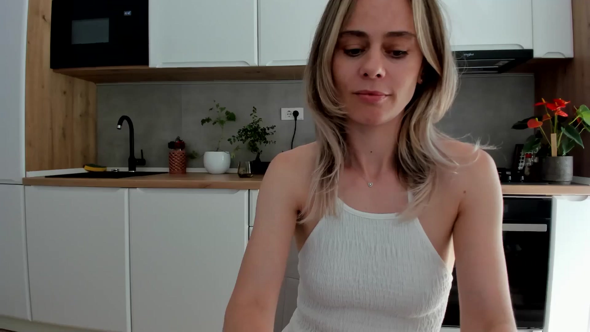 Gallery image thumbnail from DebbyPaige's myfreecams stream on, 06/20/2025, 13:49 image 12 of 20