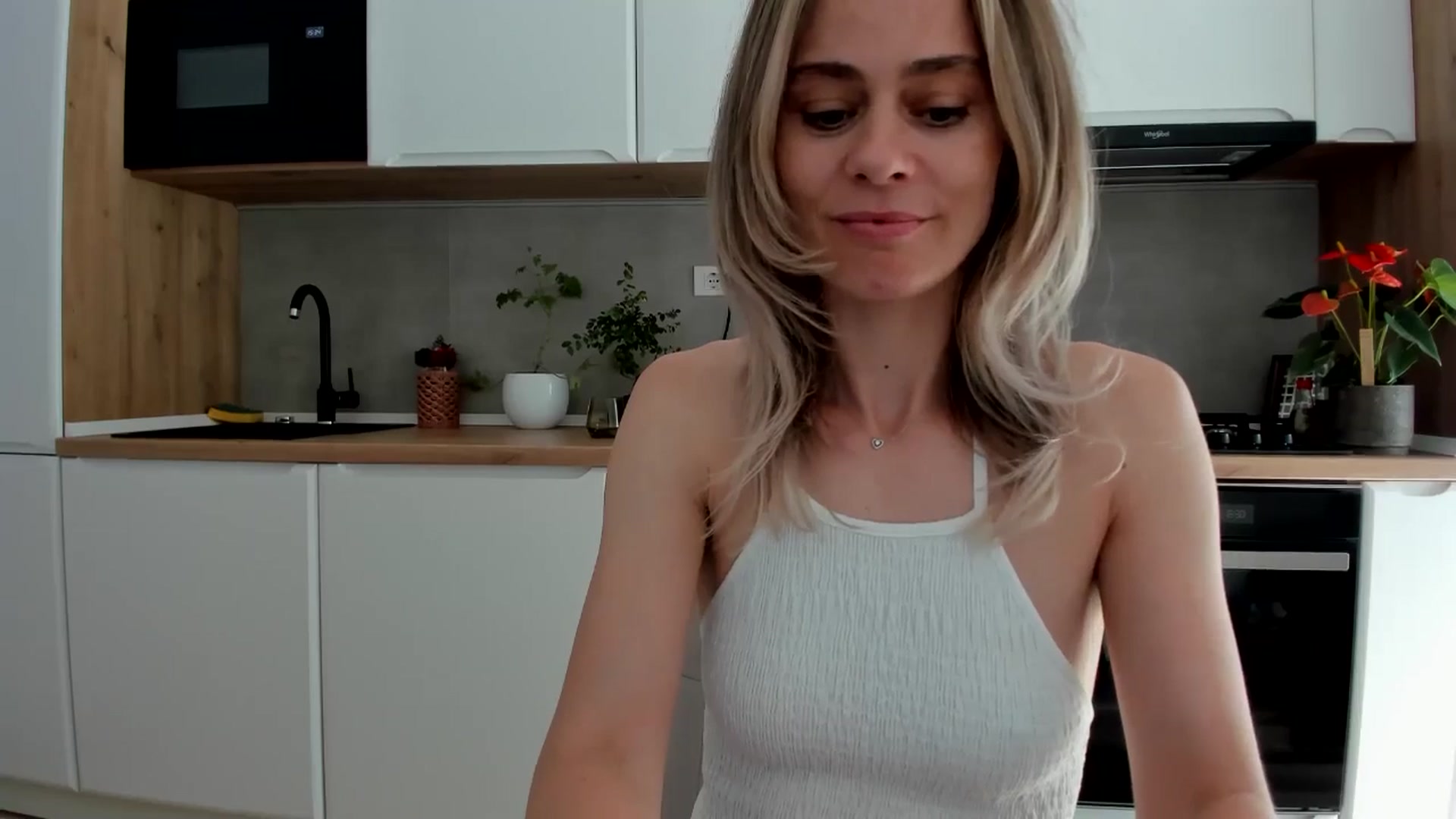 Gallery image thumbnail from DebbyPaige's myfreecams stream on, 06/20/2025, 13:49 image 7 of 20