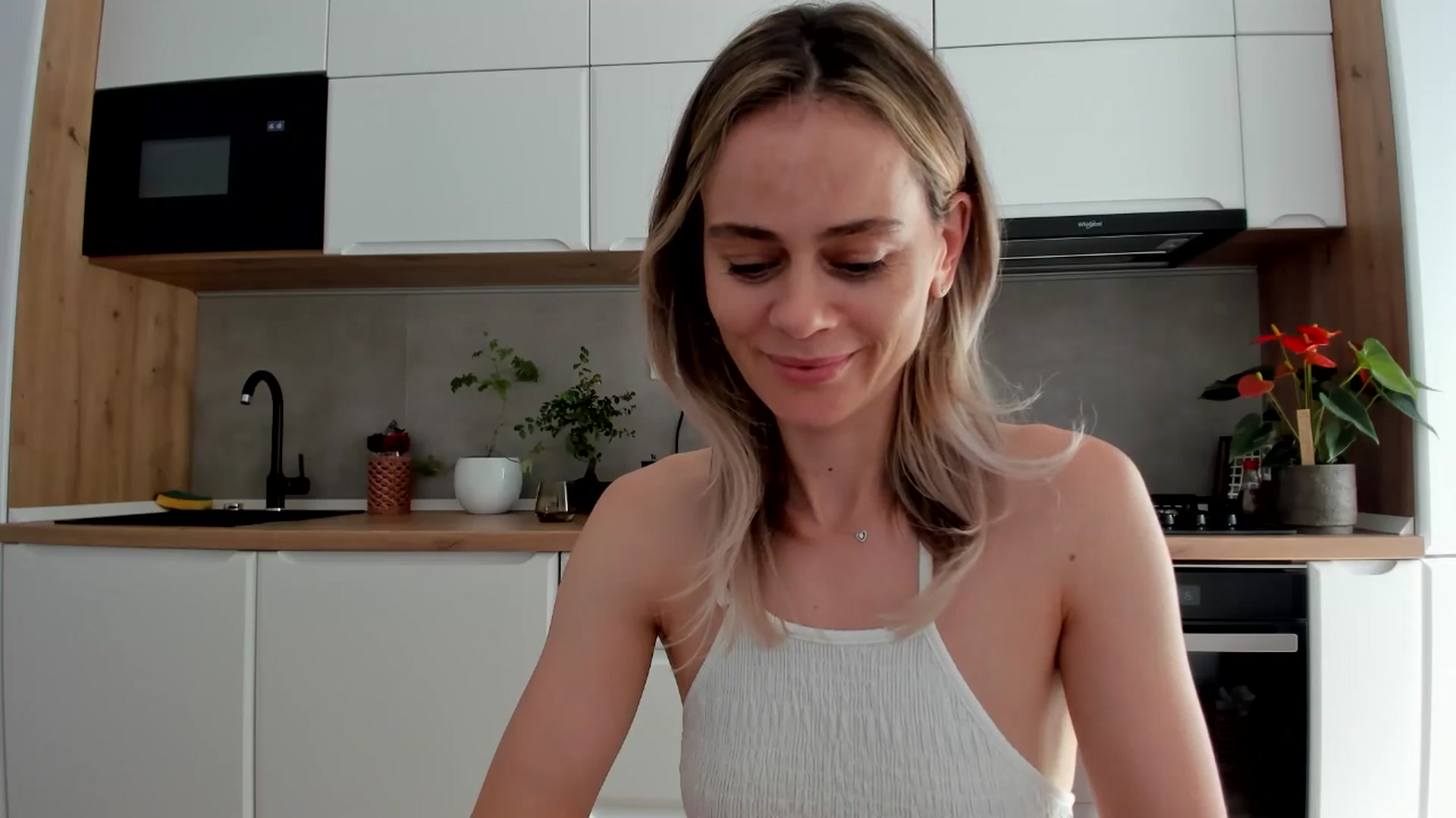 Gallery image thumbnail from DebbyPaige's myfreecams stream on, 06/20/2025, 14:57 image 5 of 20