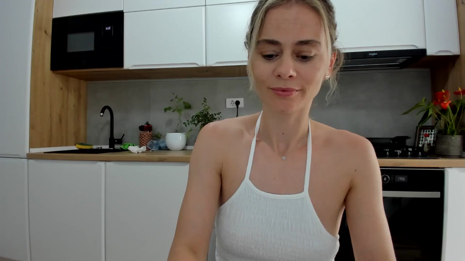 Gallery image thumbnail from DebbyPaige's myfreecams stream on, 06/21/2025, 16:54 image 3 of 20