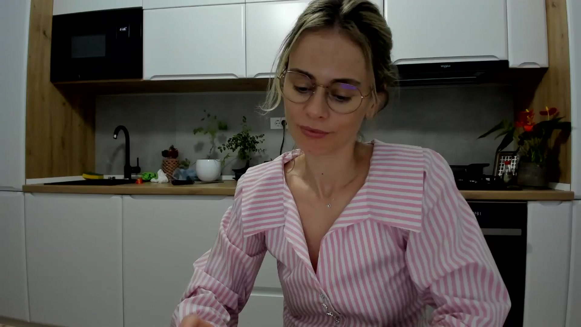 Gallery image thumbnail from DebbyPaige's myfreecams stream on, 06/21/2025, 20:08 image 17 of 20