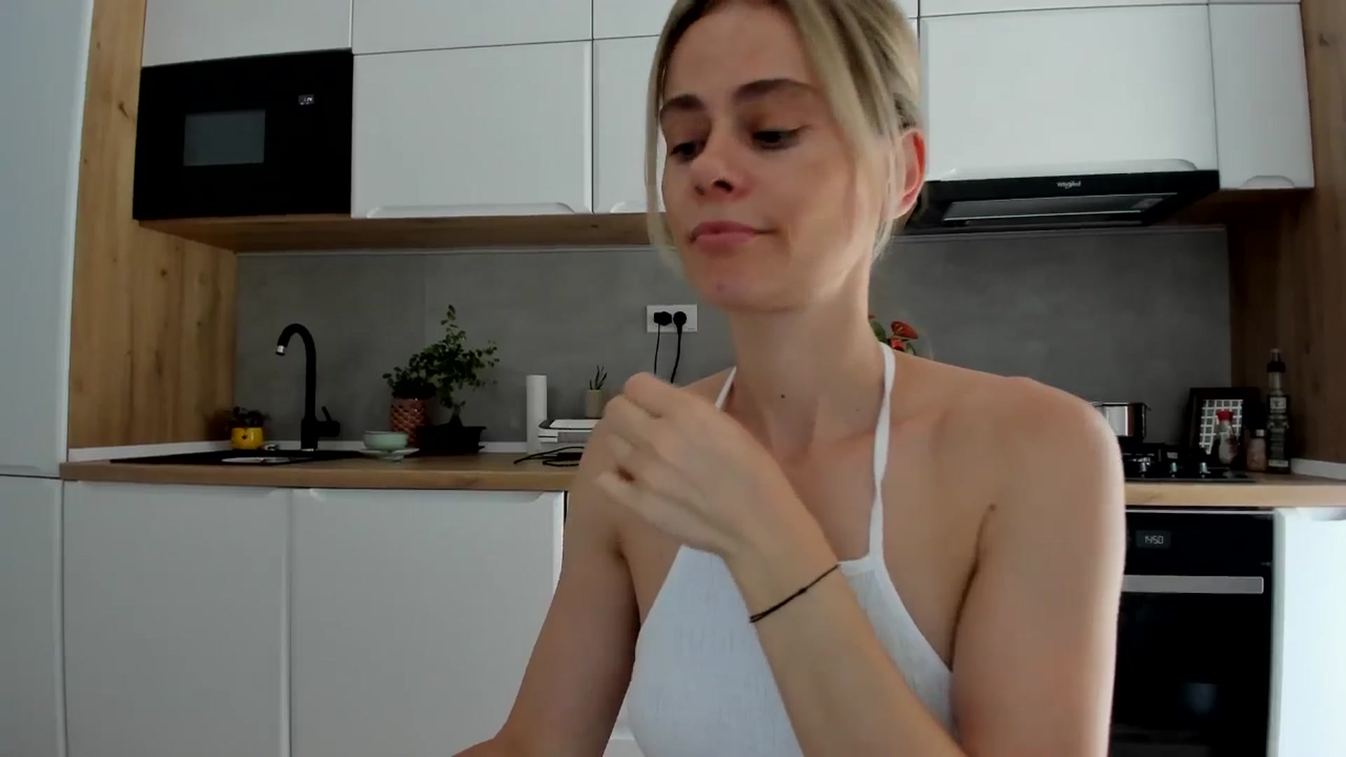Gallery image thumbnail from DebbyPaige's myfreecams stream on, 06/25/2025, 13:33 image 2 of 20