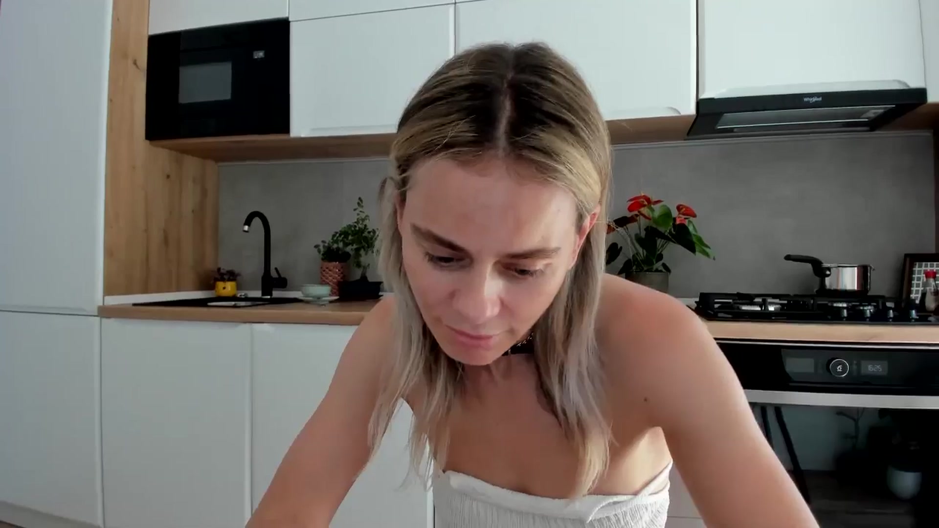 Gallery image thumbnail from DebbyPaige's myfreecams stream on, 06/25/2025, 13:33 image 20 of 20