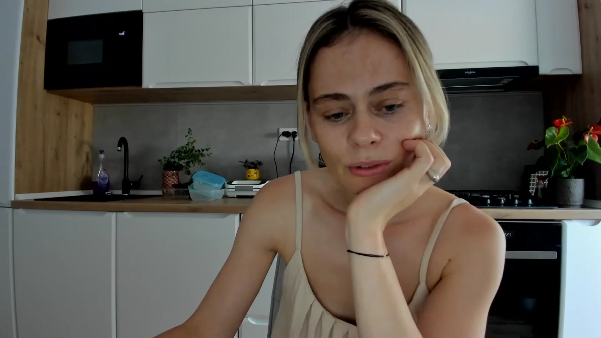 Gallery image thumbnail from DebbyPaige's myfreecams stream on, 06/26/2025, 11:35 image 7 of 20