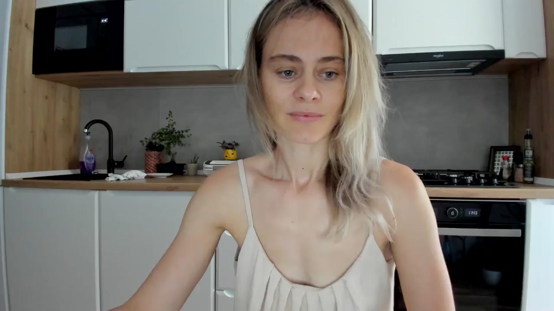 Gallery image thumbnail from DebbyPaige's myfreecams stream on, 06/26/2025, 11:35 image 2 of 20
