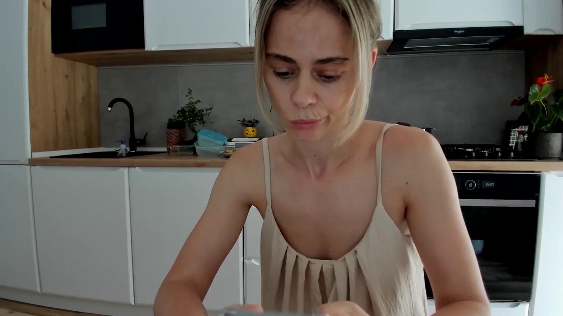 Gallery image thumbnail from DebbyPaige's myfreecams stream on, 06/26/2025, 11:35 image 20 of 20