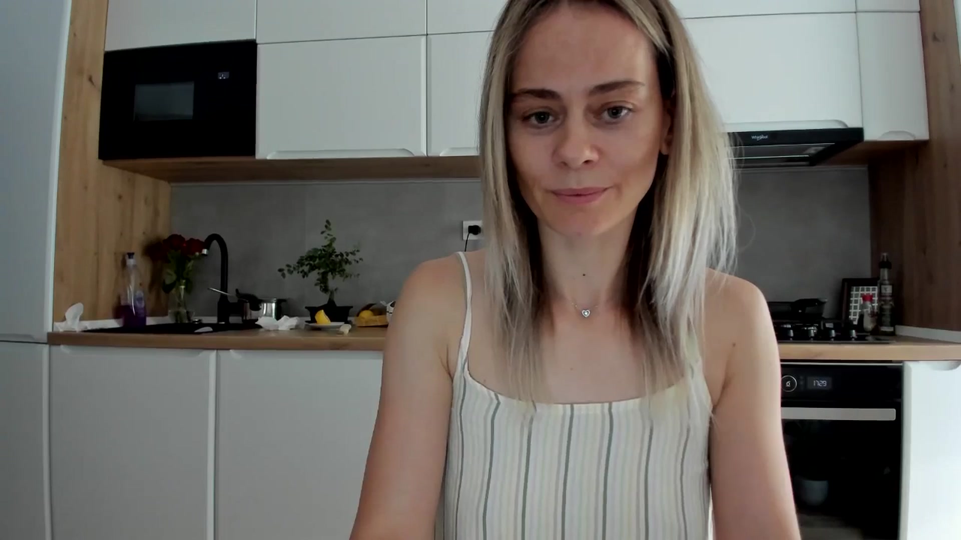 Gallery image thumbnail from DebbyPaige's myfreecams stream on, 06/30/2025, 14:33 image 20 of 20