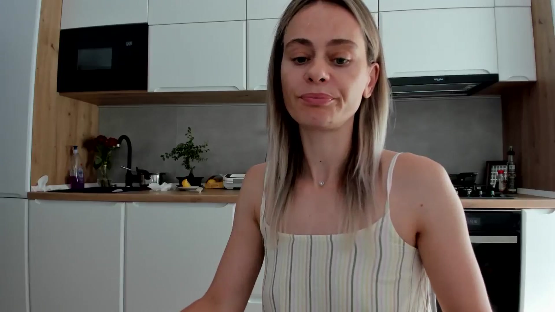 Gallery image thumbnail from DebbyPaige's myfreecams stream on, 06/30/2025, 14:33 image 14 of 20