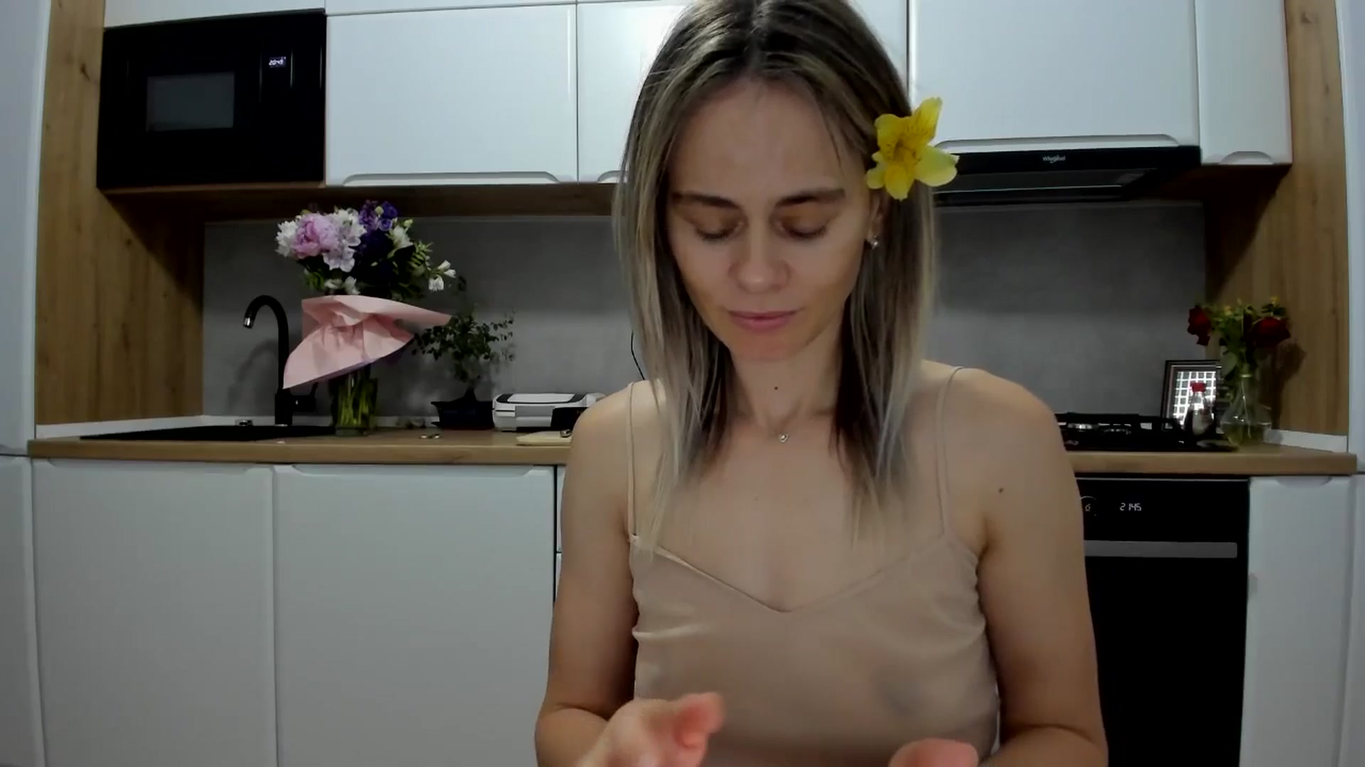 Gallery image thumbnail from DebbyPaige's myfreecams stream on, 07/01/2025, 19:00 image 16 of 20
