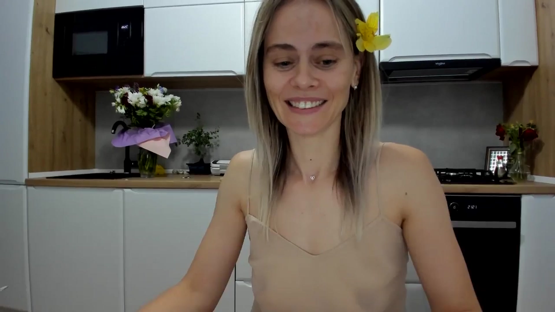 Gallery image thumbnail from DebbyPaige's myfreecams stream on, 07/01/2025, 19:00 image 6 of 20