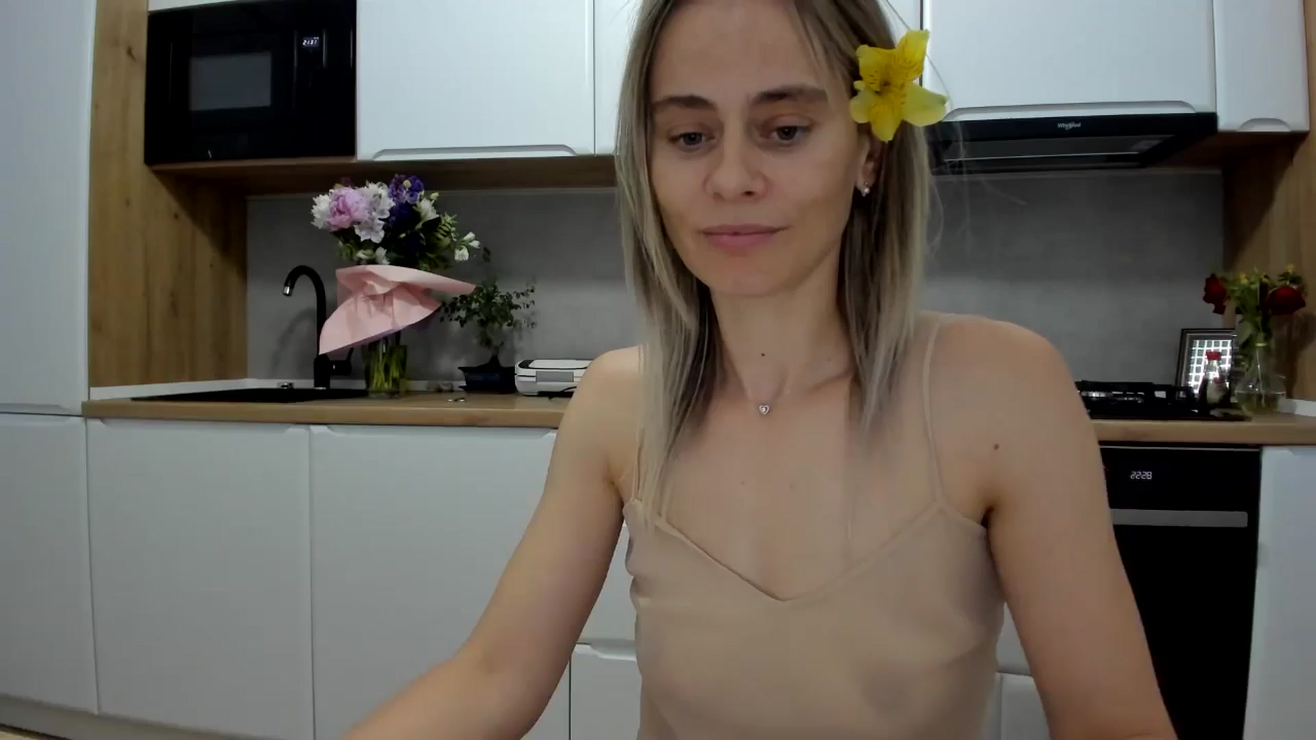 Gallery image thumbnail from DebbyPaige's myfreecams stream on, 07/01/2025, 19:35 image 14 of 20
