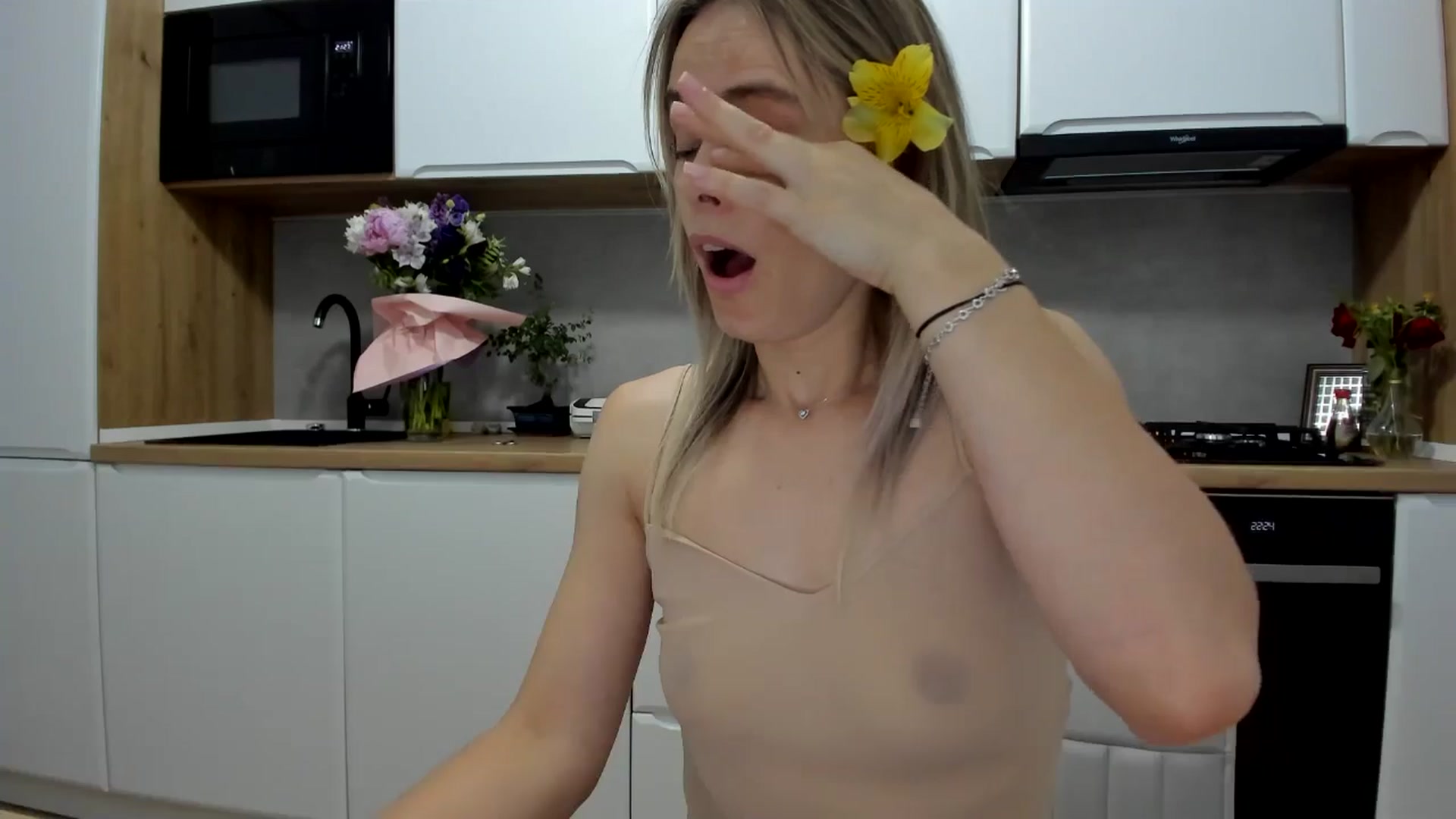 Gallery image thumbnail from DebbyPaige's myfreecams stream on, 07/01/2025, 19:35 image 10 of 20