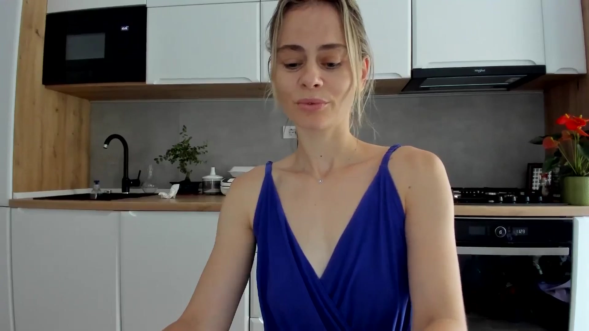 Gallery image thumbnail from DebbyPaige's myfreecams stream on, 07/03/2025, 09:25 image 9 of 20