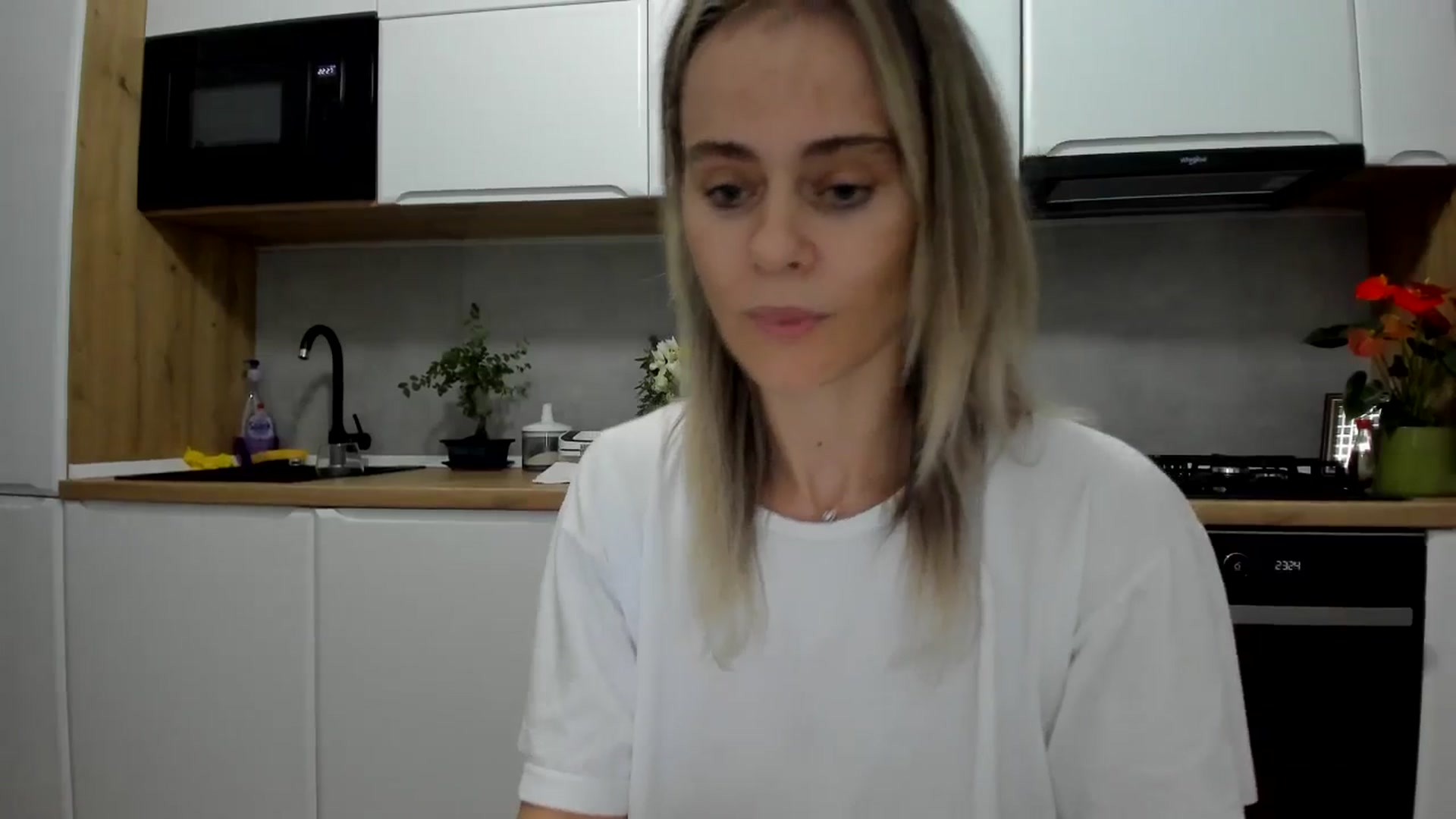 Gallery image thumbnail from DebbyPaige's myfreecams stream on, 07/03/2025, 20:40 image 18 of 20