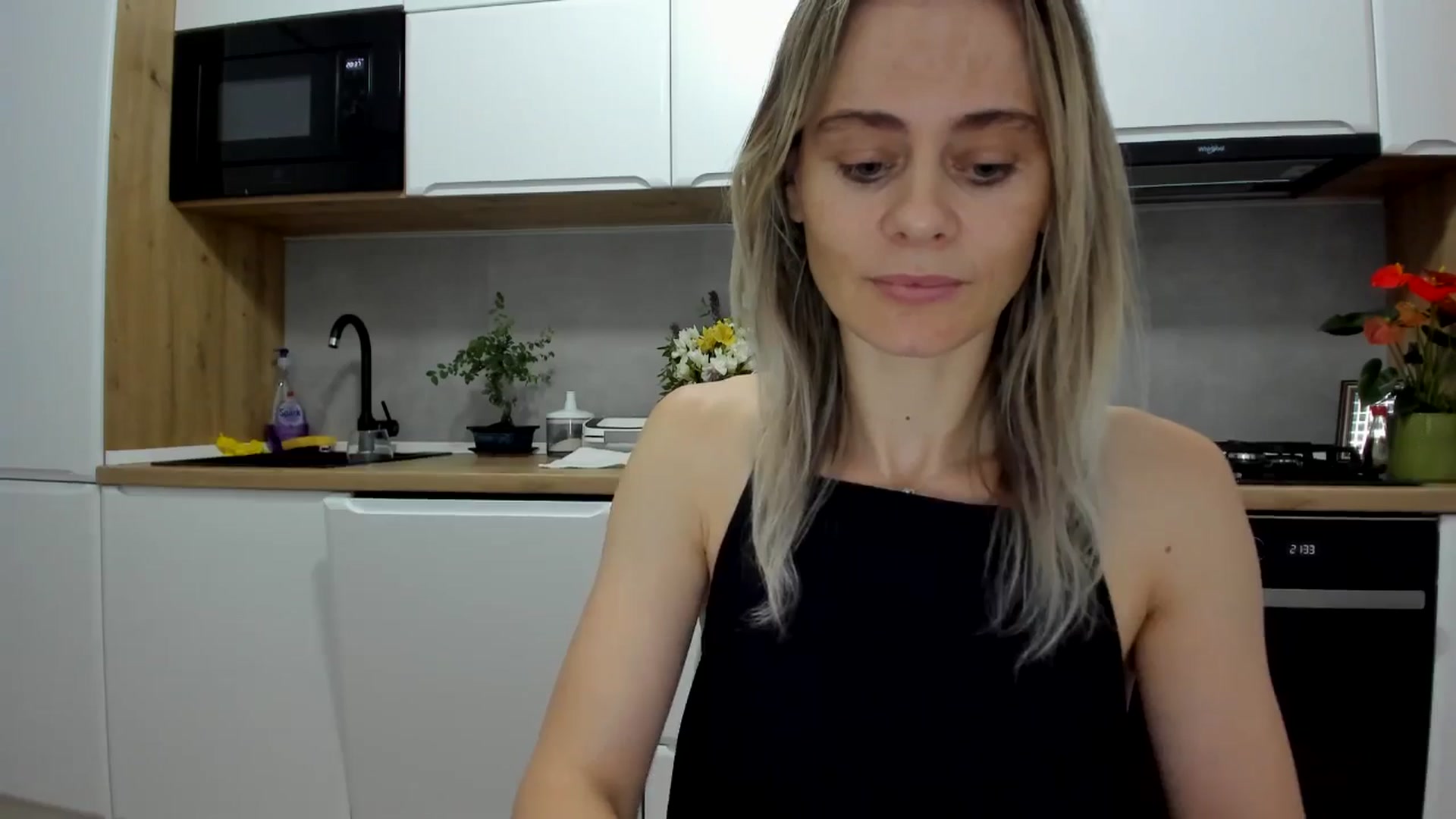 Gallery image thumbnail from DebbyPaige's myfreecams stream on, 07/03/2025, 20:40 image 4 of 20