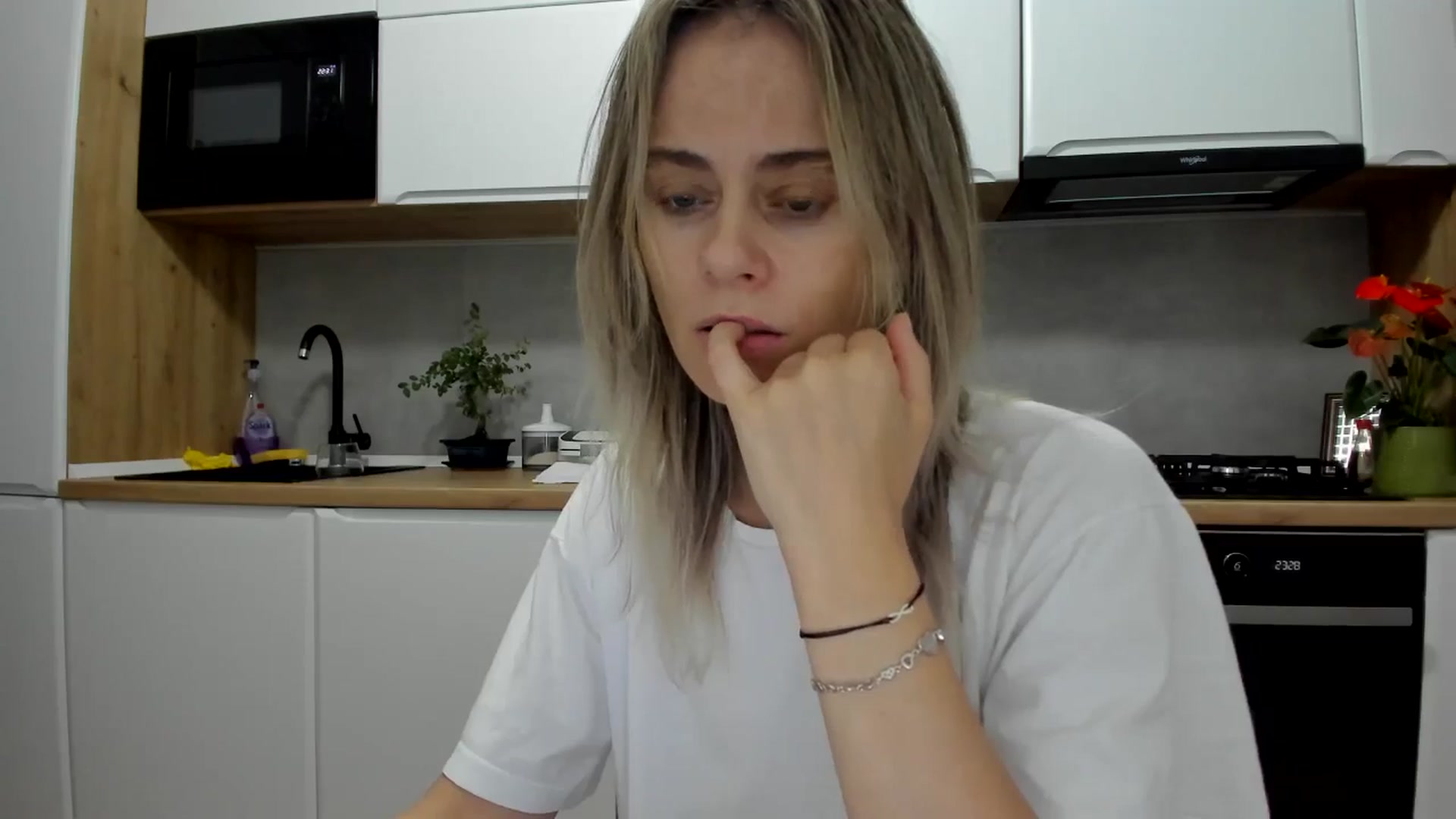 Gallery image thumbnail from DebbyPaige's myfreecams stream on, 07/03/2025, 20:40 image 19 of 20