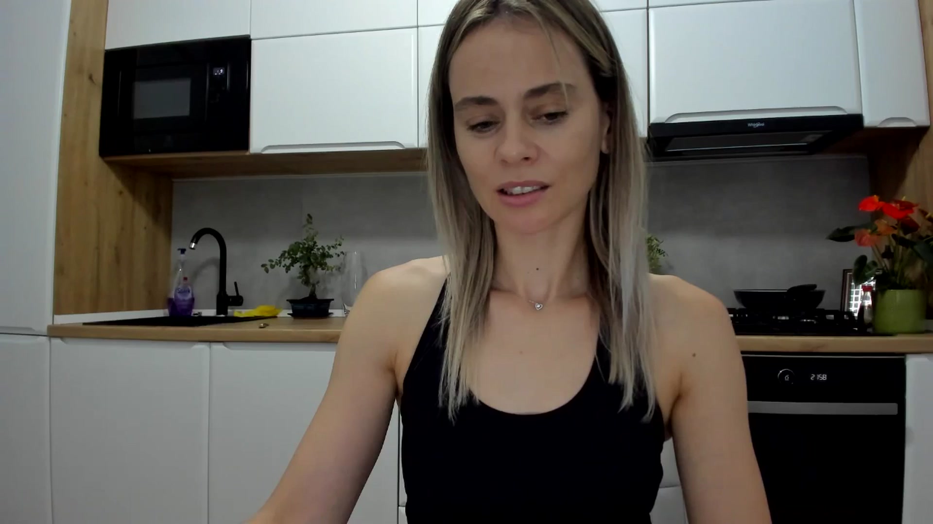 Gallery image thumbnail from DebbyPaige's myfreecams stream on, 07/04/2025, 19:04 image 20 of 20