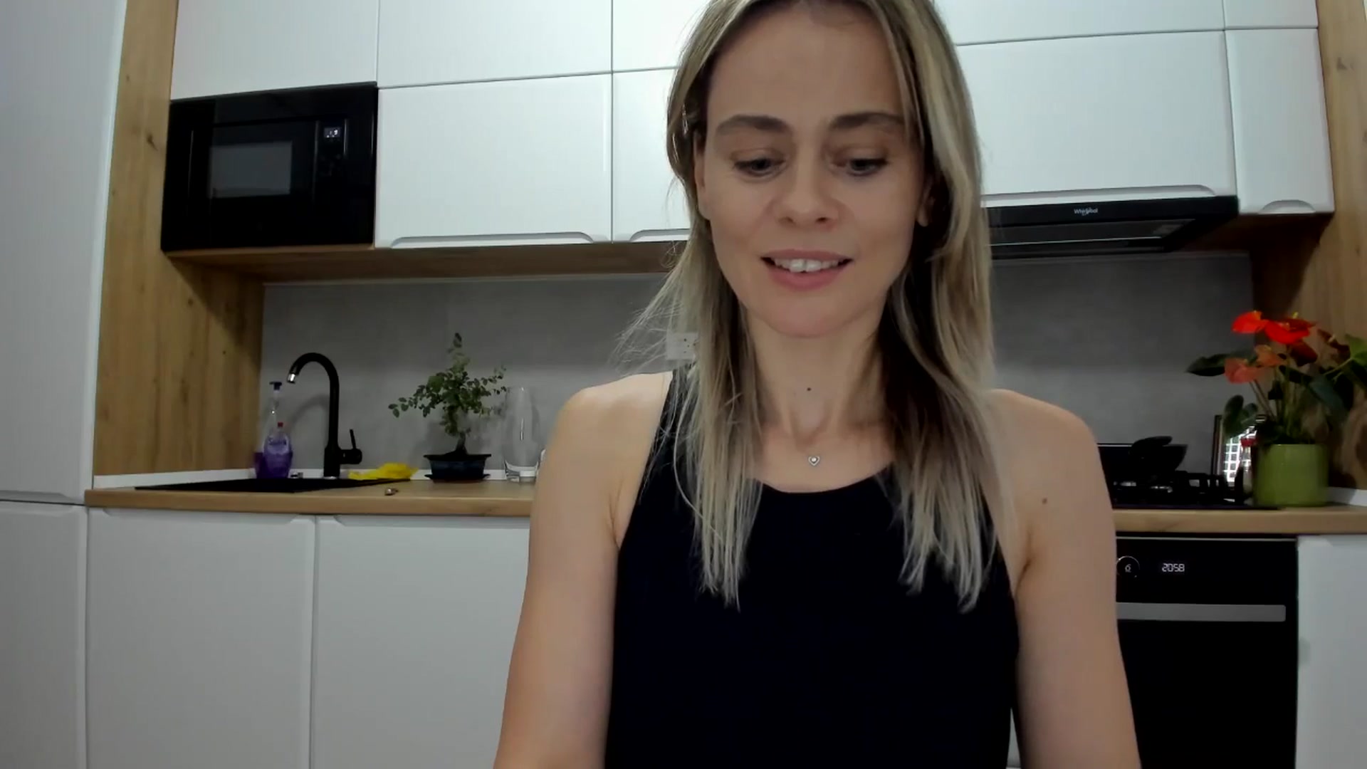 Gallery image thumbnail from DebbyPaige's myfreecams stream on, 07/04/2025, 19:04 image 3 of 20