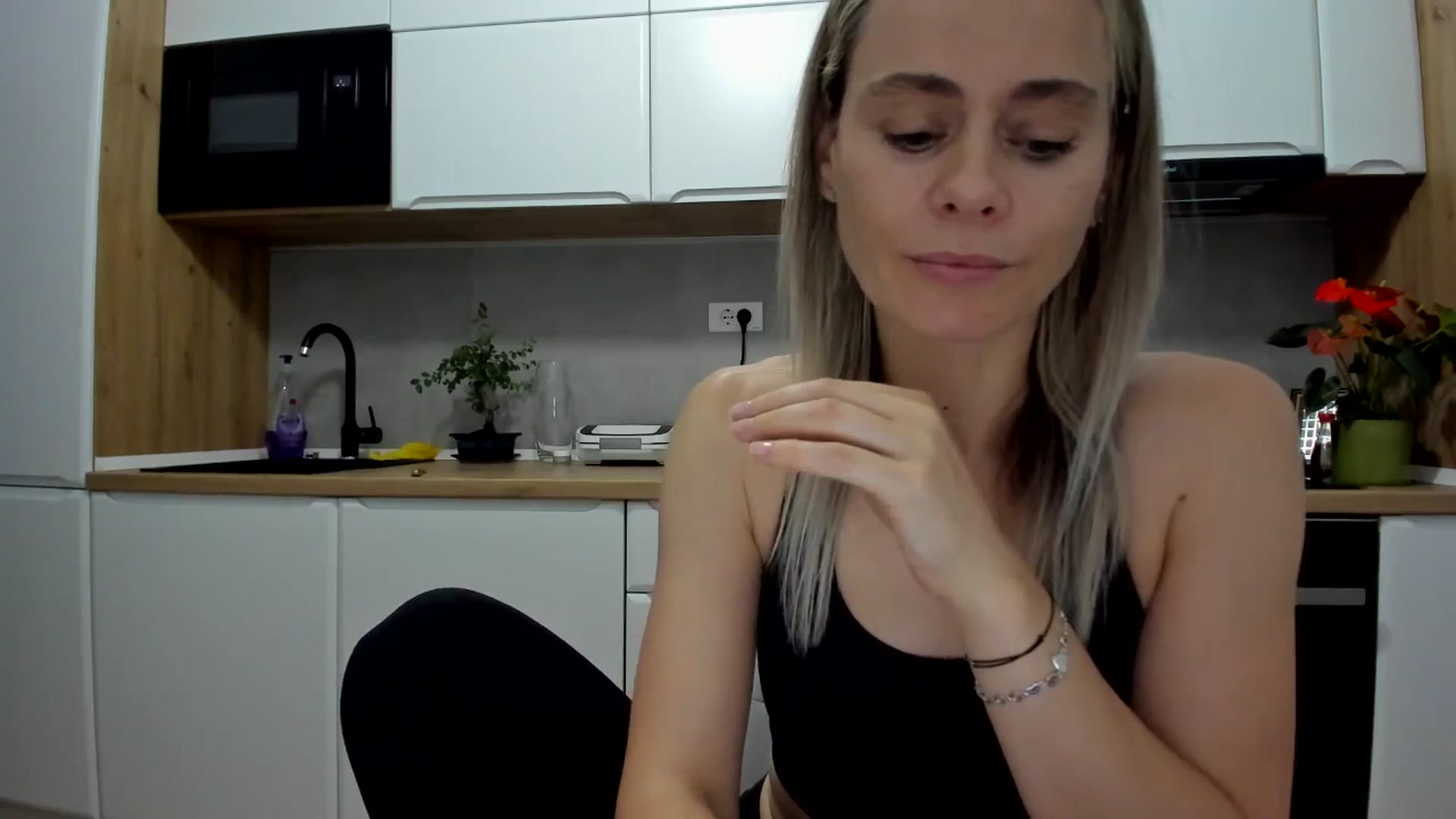Gallery image thumbnail from DebbyPaige's myfreecams stream on, 07/04/2025, 19:04 image 14 of 20