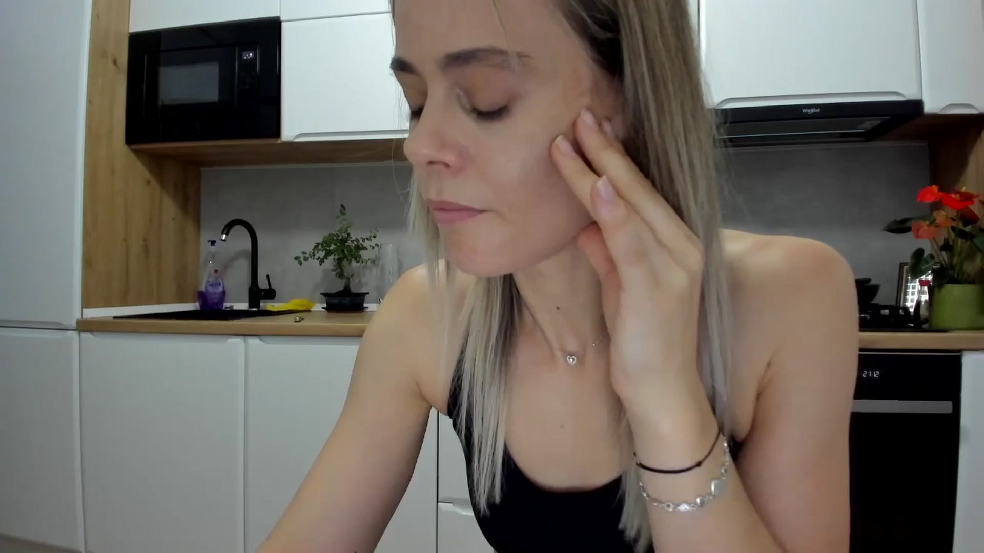 Gallery image thumbnail from DebbyPaige's myfreecams stream on, 07/04/2025, 19:04 image 7 of 20