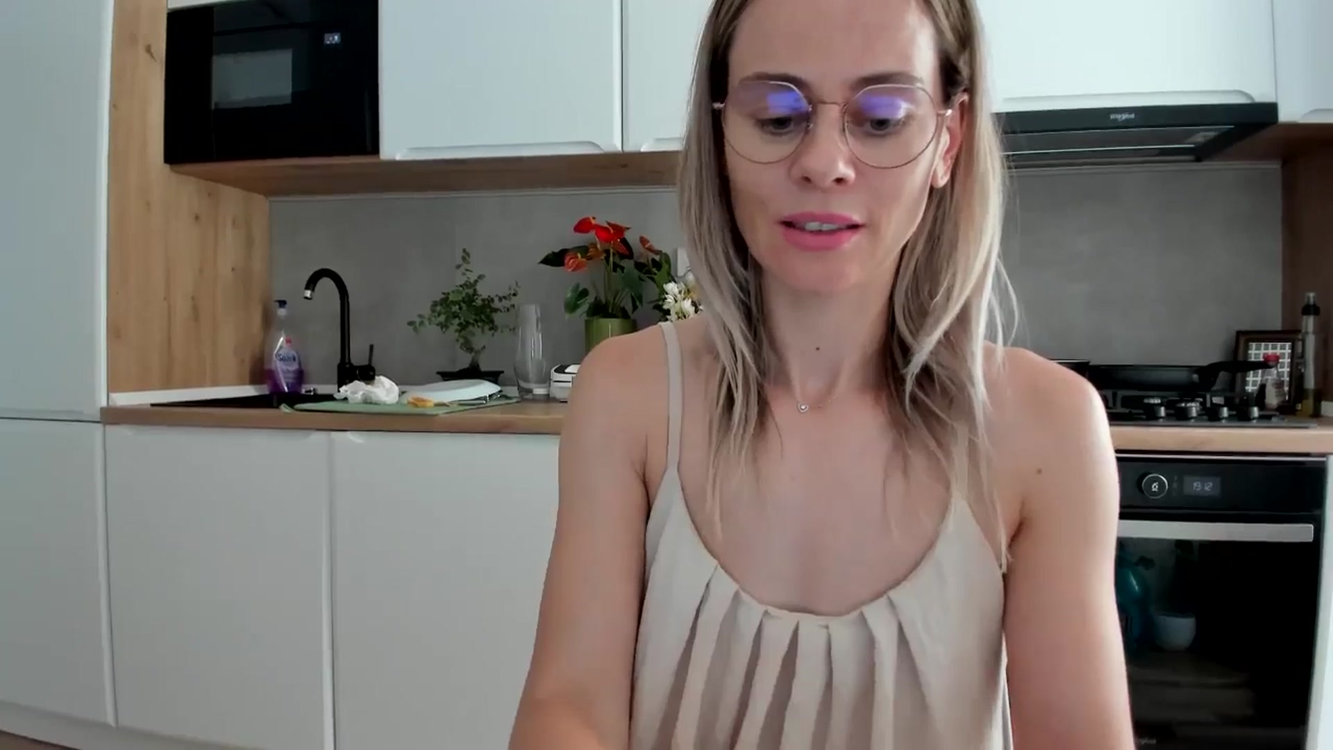 Gallery image thumbnail from DebbyPaige's myfreecams stream on, 07/05/2025, 17:17 image 10 of 20