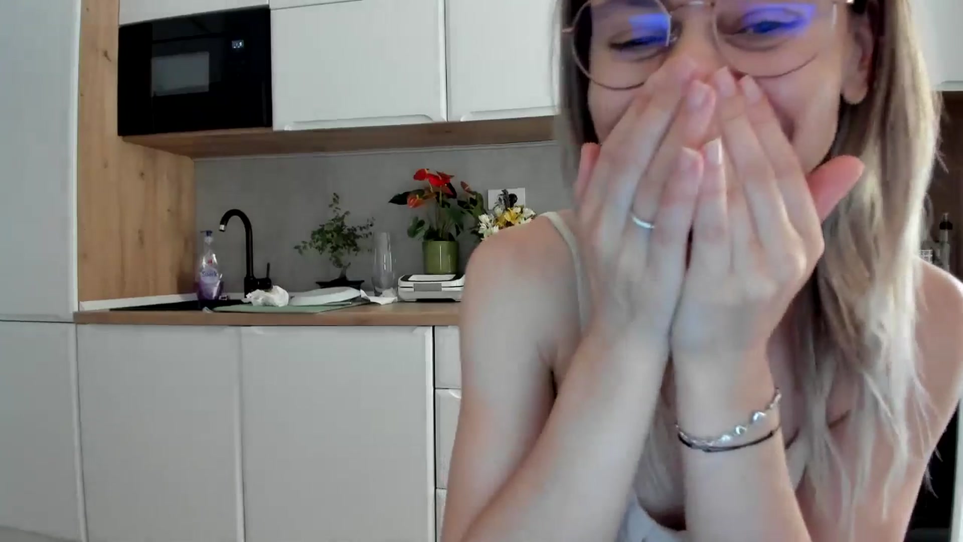 Gallery image thumbnail from DebbyPaige's myfreecams stream on, 07/05/2025, 17:17 image 16 of 20