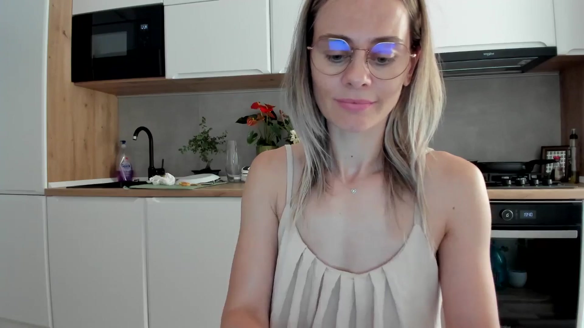 Gallery image thumbnail from DebbyPaige's myfreecams stream on, 07/05/2025, 17:17 image 15 of 20