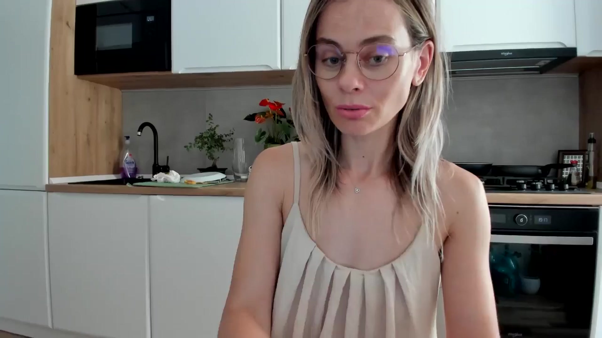 Gallery image thumbnail from DebbyPaige's myfreecams stream on, 07/05/2025, 17:17 image 11 of 20