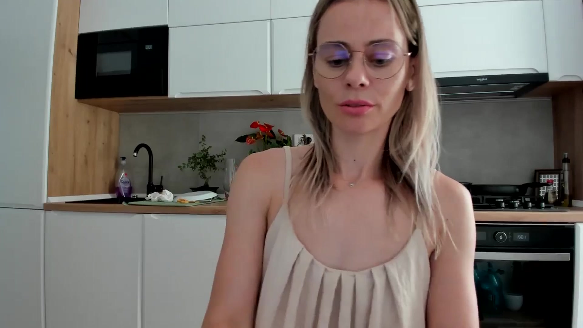 Gallery image thumbnail from DebbyPaige's myfreecams stream on, 07/05/2025, 17:17 image 8 of 20